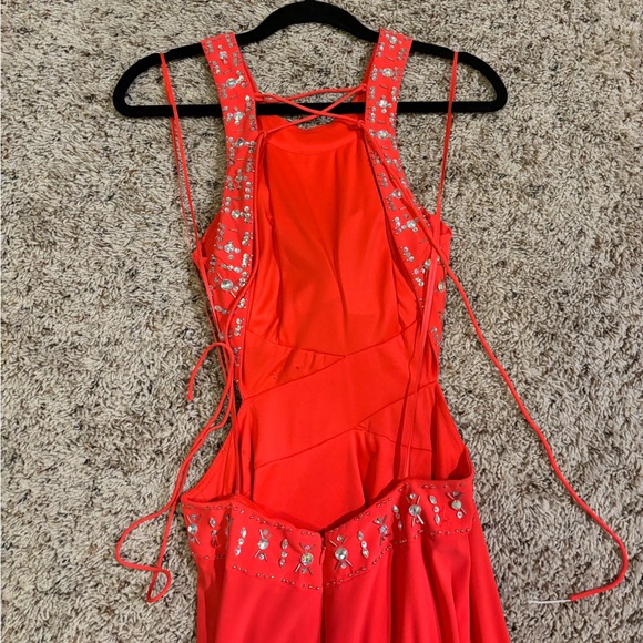 Morgan & Co. Floor Length Coral Dress. Size 6. - Picture 5 of 7